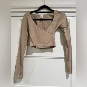 NIKIBIKI Crossover Cropped Top